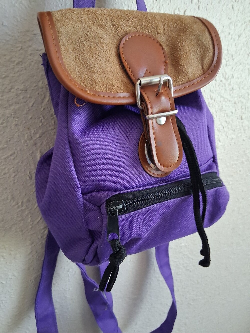 90's Mini Drawstring Backpack - Picture 3 of 8